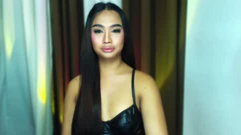 Snapshot of elliecummers chatting on 10/07/25, 06:16 ellie online show from 10/07/25, 06:16