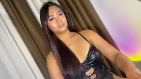 Snapshot of elliecummers chatting on 10/11/25, 03:50 ellie online show from 10/11/25, 03:50