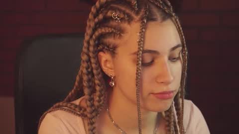 elliecutes online show from 02/12/25, 12:01