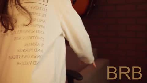 elliecutes online show from 02/22/25, 05:35