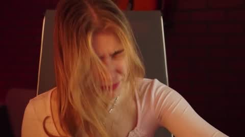 elliecutes online show from 03/09/25, 05:22