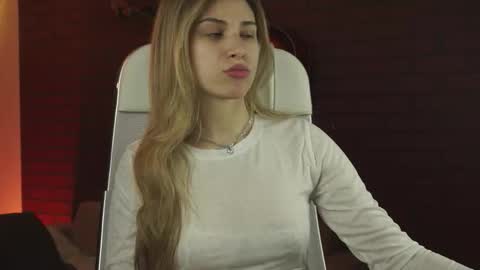 elliecutes online show from 09/29/25, 08:08