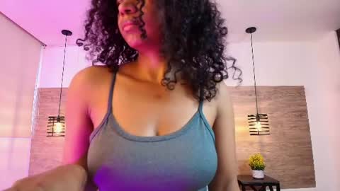 Snapshot of elliee_alves chatting on 06/26/26, 01:26 elliee_alves online show from 06/26/26, 01:26