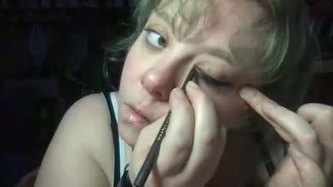Snapshot of ellielouise11 chatting on 04/03/26, 07:34 Ellie Louise online show from 04/03/26, 07:34