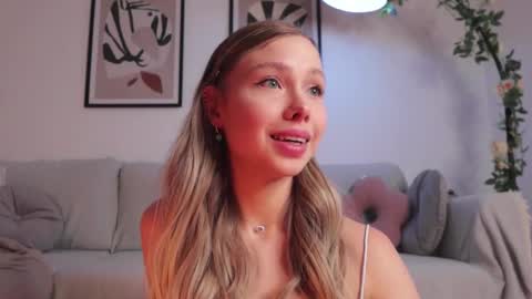 Snapshot of elliemore chatting on 10/02/25, 03:52 Elizabeth or you can call me Ellie online show from 10/02/25, 03:52