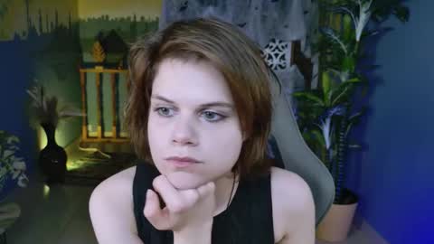 elliemurler online show from 10/31/25, 02:40