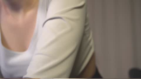 Snapshot of elliephant_ chatting on 01/07/25, 03:12 just Emily online show from 01/07/25, 03:12