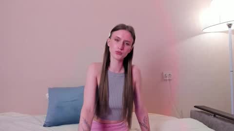 Snapshot of ellierough chatting on 03/15/26, 04:35 ellierough online show from 03/15/26, 04:35