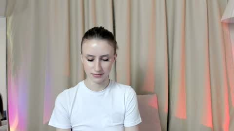 Snapshot of ellierough chatting on 04/19/26, 05:56 ellierough online show from 04/19/26, 05:56