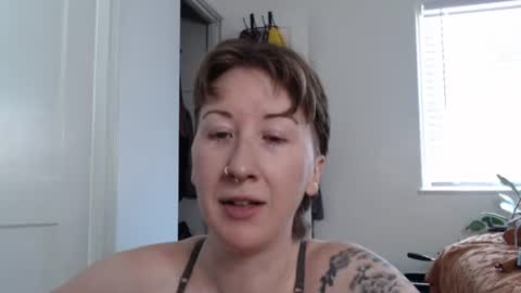 Ellie Rowyn online show from 05/19/26, 08:04