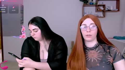 Snapshot of ellies_8 chatting on 02/21/25, 04:37 Ellie online show from 02/21/25, 04:37