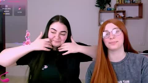 Snapshot of ellies_8 chatting on 02/26/25, 03:19 Ellie online show from 02/26/25, 03:19