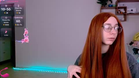 Snapshot of ellies_8 chatting on 03/03/25, 08:49 Ellie online show from 03/03/25, 08:49