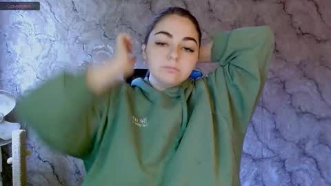 Snapshot of ellies_8 chatting on 09/26/25, 04:38 Ellie online show from 09/26/25, 04:38