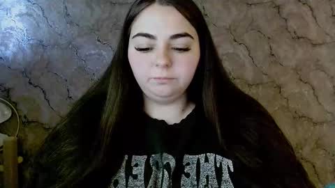 Snapshot of ellies_8 chatting on 09/28/25, 10:20 Ellie online show from 09/28/25, 10:20