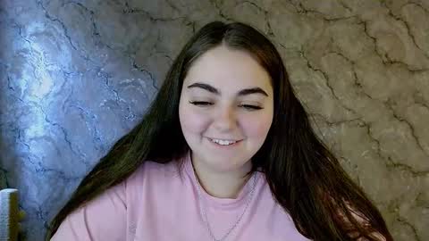 Snapshot of ellies_8 chatting on 10/17/25, 11:24 Ellie online show from 10/17/25, 11:24