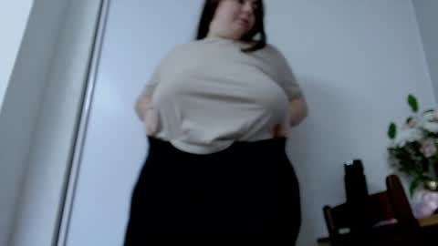 Snapshot of ellies_8 chatting on 04/08/26, 07:08 Ellie online show from 04/08/26, 07:08