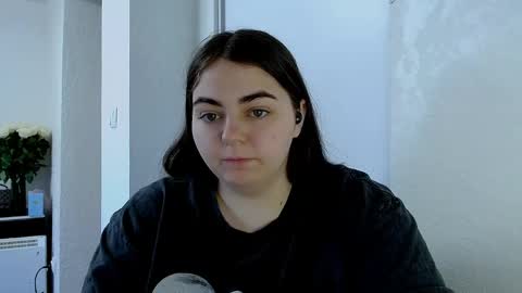 Ellie online show from 04/24/26, 05:43
