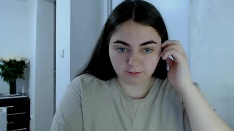 Ellie online show from 04/25/26, 07:33
