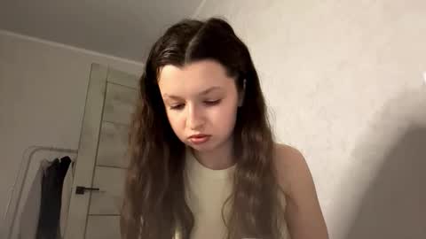 Snapshot of ellieschuffert chatting on 02/06/26, 02:31 Ellie online show from 02/06/26, 02:31