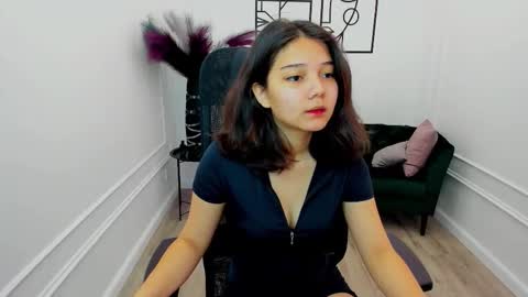 ellievensda online show from 09/18/25, 11:45