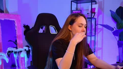 Snapshot of ellinvale chatting on 03/21/26, 03:04 Elin online show from 03/21/26, 03:04