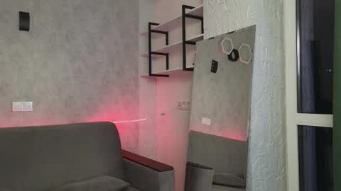 Snapshot of elliot_muscle04 chatting on 11/05/25, 04:40 elliot_muscle04 online show from 11/05/25, 04:40