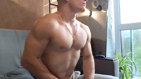 Snapshot of elliot_muscle04 chatting on 04/30/26, 03:29 elliot_muscle04 online show from 04/30/26, 03:29