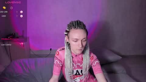 Snapshot of elliot_winki chatting on 11/16/25, 02:55 elliot_winki online show from 11/16/25, 02:55