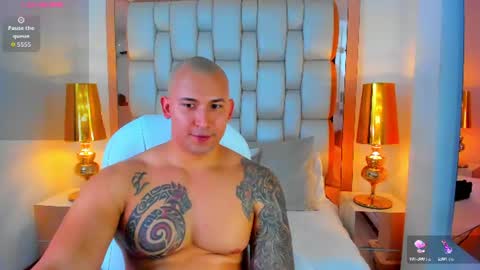 Snapshot of elliott_veelez chatting on 07/11/26, 09:27 E L L I O T V E L E Z online show from 07/11/26, 09:27