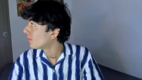 Snapshot of elliotvolkov chatting on 04/20/26, 12:35 elliotvolkov online show from 04/20/26, 12:35