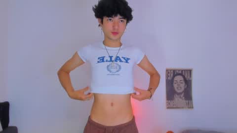 Snapshot of elliotvolkov chatting on 05/22/26, 02:33 elliotvolkov online show from 05/22/26, 02:33