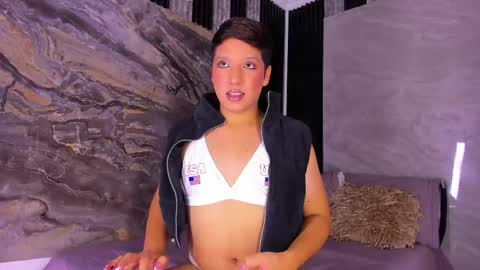 Snapshot of ellis_brown chatting on 09/24/25, 02:26 Ellis online show from 09/24/25, 02:26