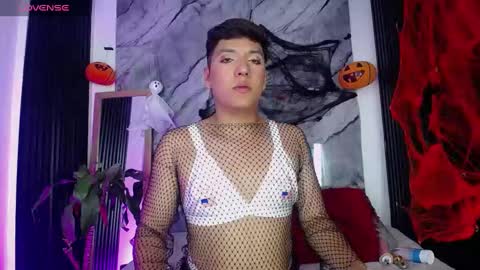 Snapshot of ellis_brown chatting on 10/09/25, 01:25 Ellis online show from 10/09/25, 01:25