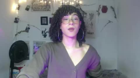 Snapshot of ellis_flowers chatting on 02/11/26, 12:15 . online show from 02/11/26, 12:15