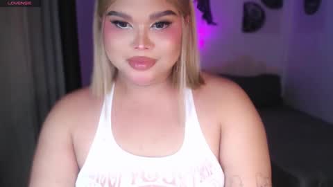 Snapshot of ellise_husson chatting on 05/06/26, 06:13 Ellise online show from 05/06/26, 06:13