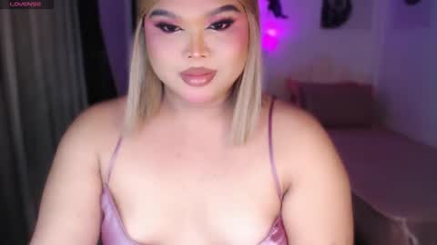 Snapshot of ellise_husson chatting on 06/05/26, 11:54 Ellise online show from 06/05/26, 11:54