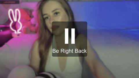 Snapshot of ellixr chatting on 11/30/25, 06:45 LISA online show from 11/30/25, 06:45