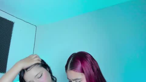 Ellope online show from 10/29/25, 01:19