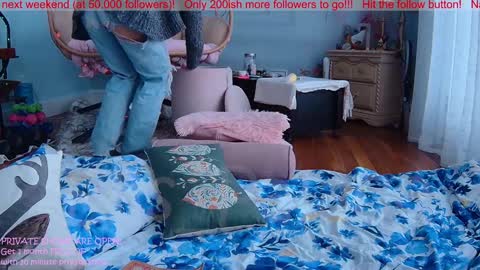 Snapshot of ells_palace chatting on 12/26/24, 06:01 Ella Bella Bo Bella online show from 12/26/24, 06:01