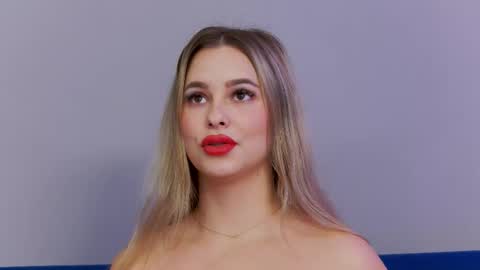 Elsa Jean online show from 10/20/25, 04:02