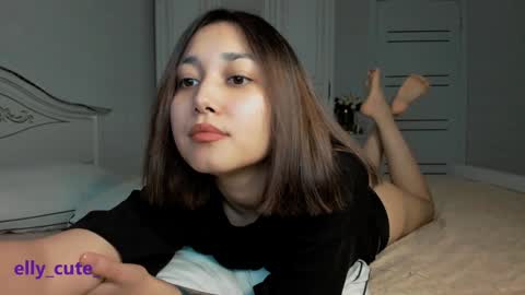 Snapshot of elly_cute_ chatting on 01/26/25, 02:24 Elly Cute  online show from 01/26/25, 02:24
