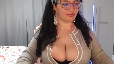 Snapshot of elly_denise chatting on 04/22/26, 04:41 Denise online show from 04/22/26, 04:41