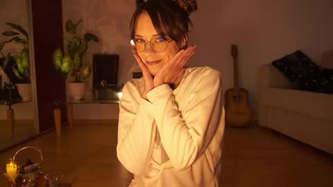 Art Place online show from 10/01/25, 06:25