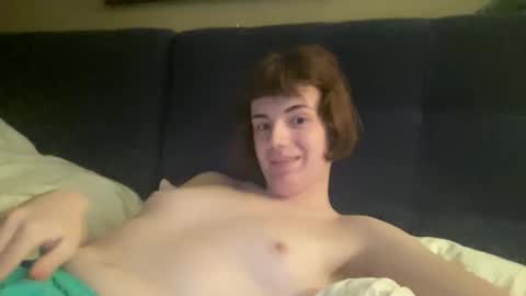 Snapshot of elly_luxe chatting on 04/20/26, 06:27 Ellie online show from 04/20/26, 06:27