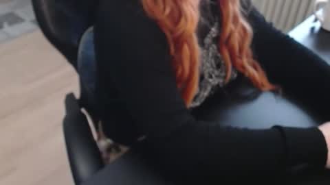 Elly online show from 11/22/25, 02:38