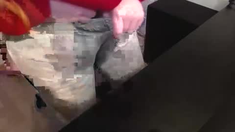 Elly online show from 12/02/25, 01:50