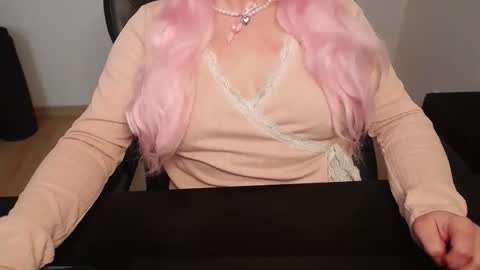 Elly online show from 03/31/26, 03:34