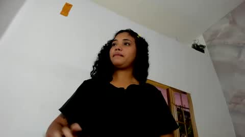 Snapshot of ellybloom chatting on 07/05/26, 01:51 ellybloom online show from 07/05/26, 01:51