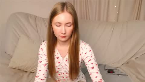 Elly online show from 10/14/25, 02:45